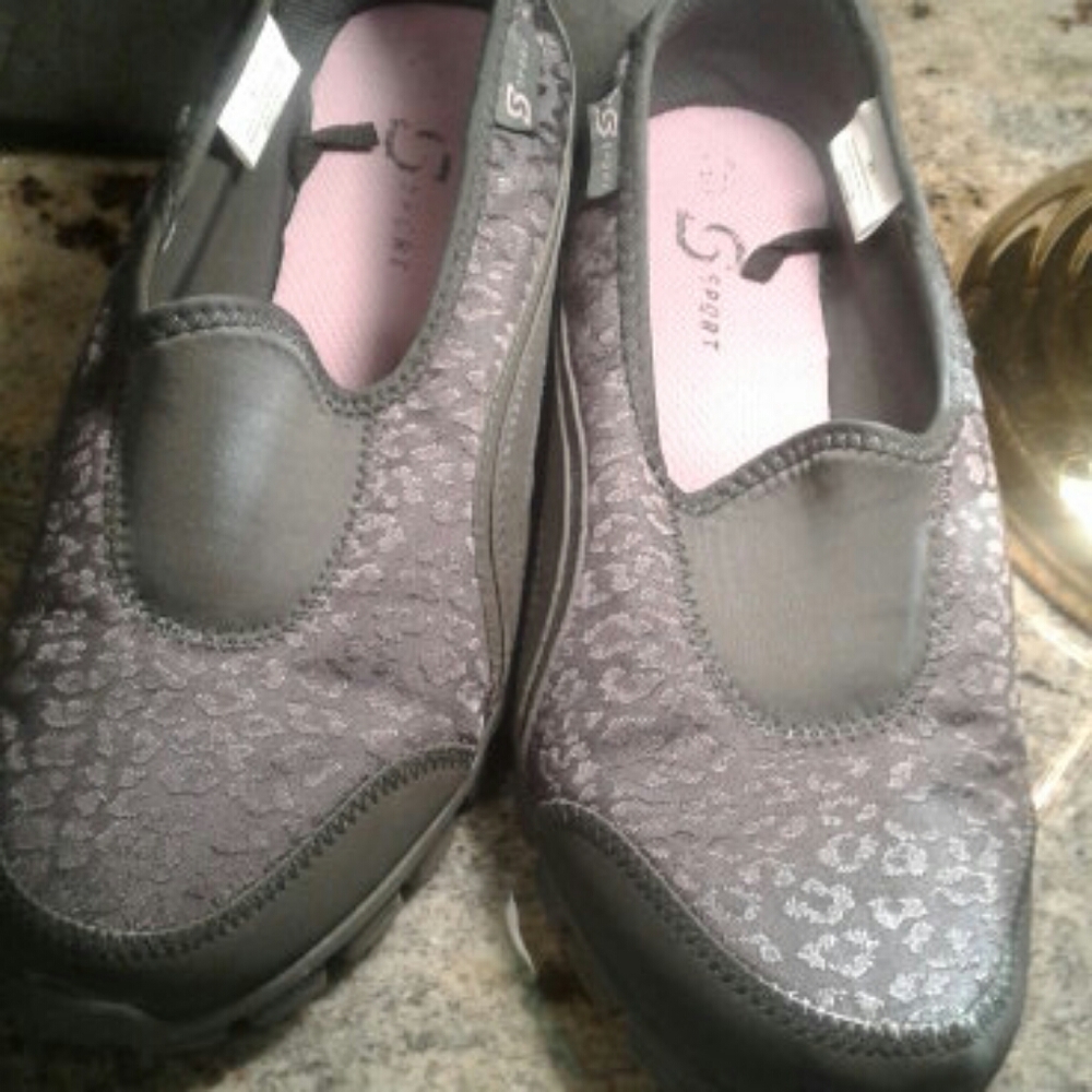 S sport slip on 9.5 shoes